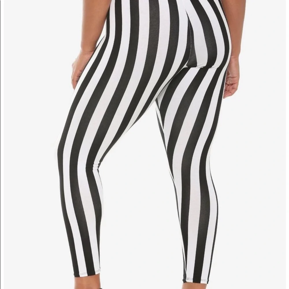 Black and white vertical striped leggings - Picture 2 of 7